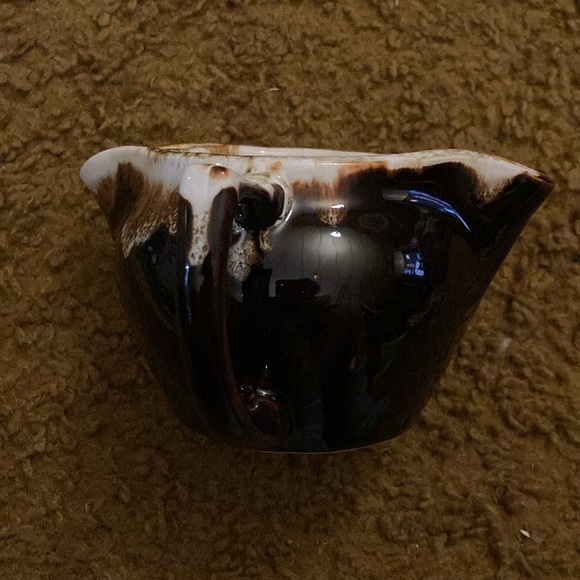 Gravy bowl by Pfaltzgraff in brown and cream - Picture 4 of 6